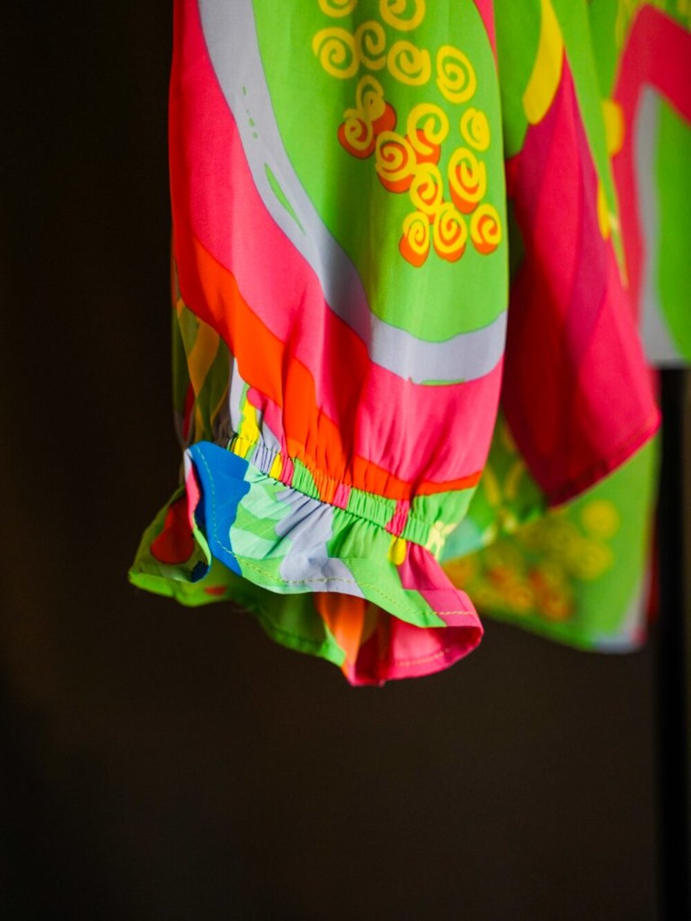 Michelle McDowell Vibrant Abstract Floral Print Blouse Women's Medium - Picture 6 of 12